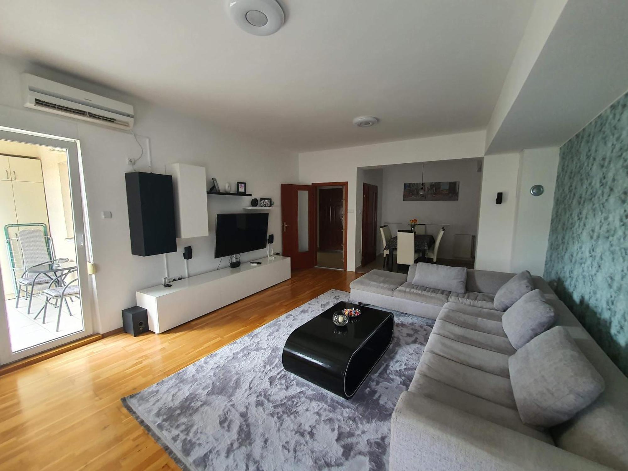 Appartement Iva Lux Stan Na Dan à Banja Luka Extérieur photo